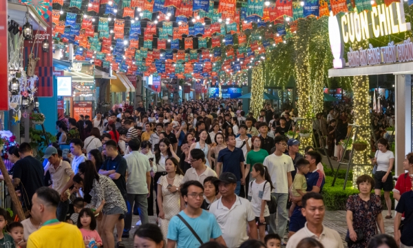 Quảng Ninh đón 319.000 lượt du khách trong 2 ngày nghỉ lễ