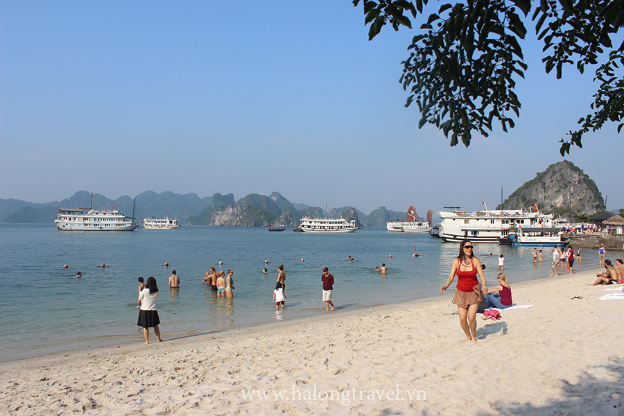 Quảng Ninh Mở thêm 3 bãi tắm trên vịnh Hạ Long