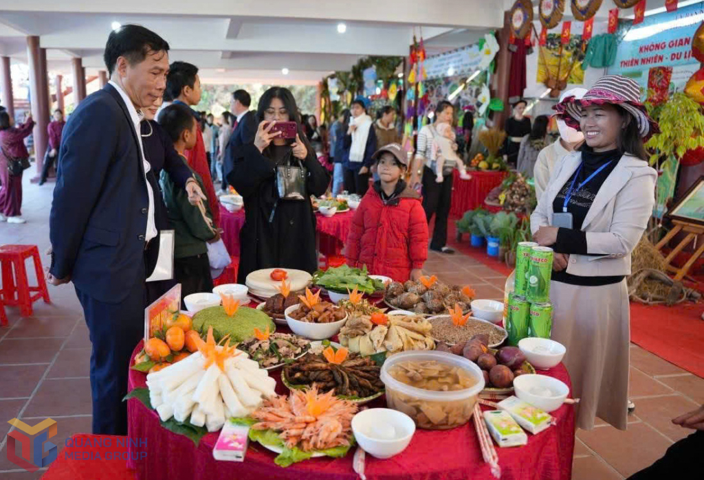 Thi mâm cỗ đẹp.