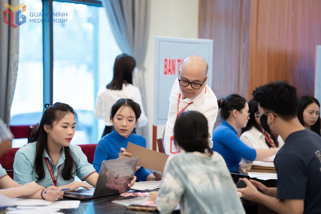 Một tiết học của sinh viên Khoa Du lịch Trường Đại học Hạ Long. Ảnh: Phạm Học