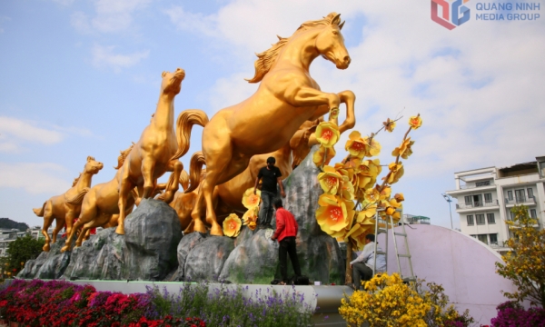 Đại lộ hoa và công nghệ ánh sáng bên bờ vịnh Hạ Long sẵn sàng đón người dân, du khách tham quan