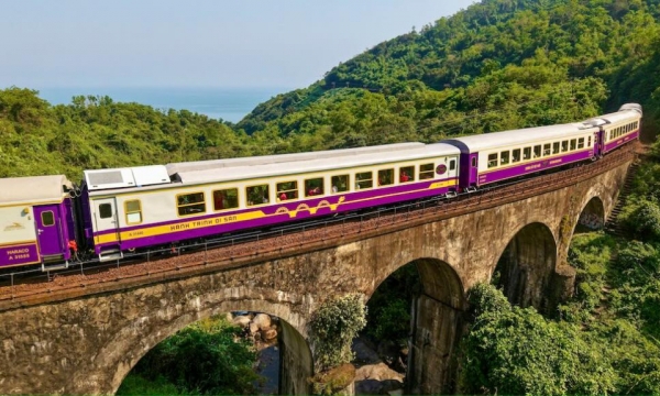 Bên trong đoàn tàu di sản chạy trên cung đường đẹp bậc nhất việt Nam