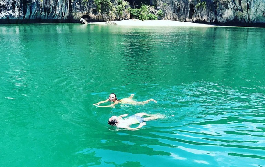 Lan Ha Bay vs Halong Bay: Which One Should You Visit?